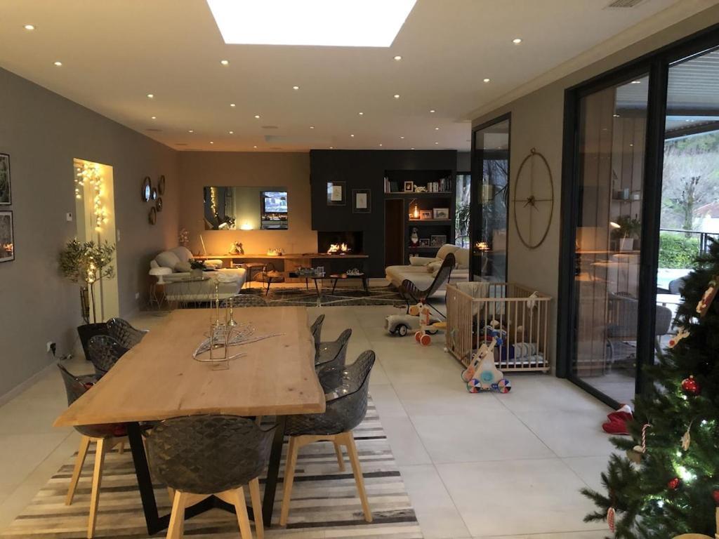 Grande villa de luxe Périgueux Extérieur photo